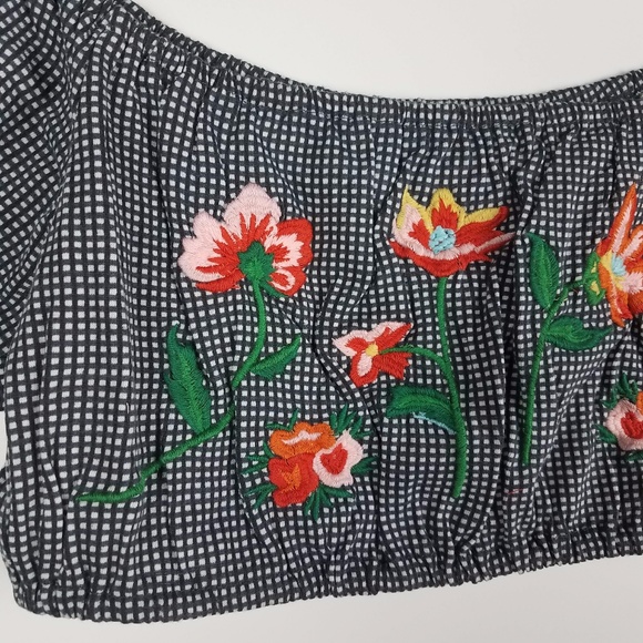 TopShop Embroidered Floral Crop Top - Picture 4 of 8